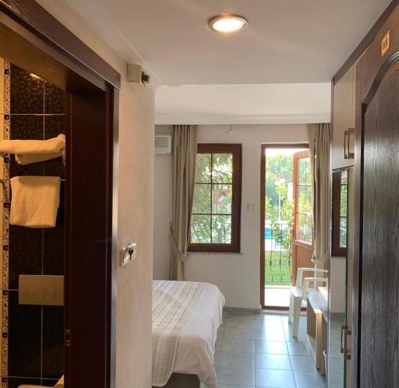 اتاق استاندارد با چشم‌انداز استخر, Olympos Hotel   Adults Only