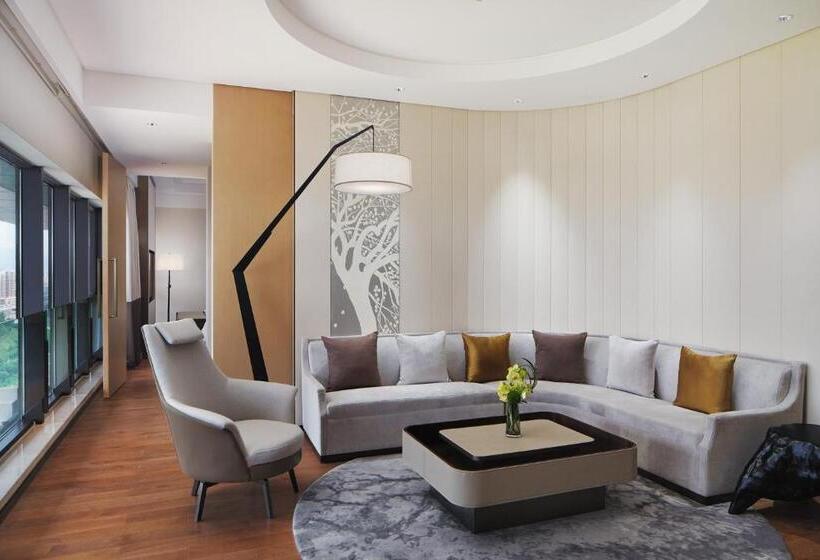 Люкс Deluxe Кровать Кинг, Sheraton Yunfu Xinxing
