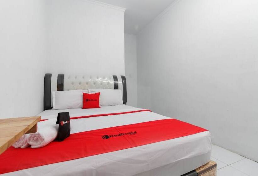 Номер Стандарт, Reddoorz Near Universitas Medan Area