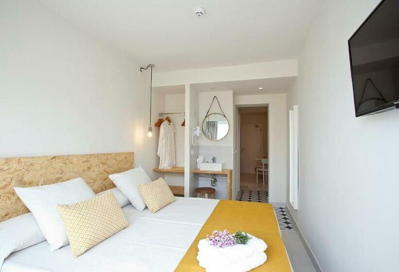 标准工作室带阳台, Bj Cala Morlanda Estudios