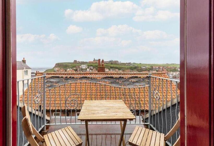 Номер Deluxe с Балконом, Silver Street Suites