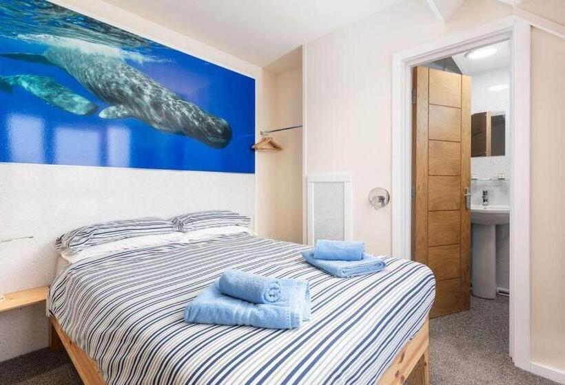Номер Стандарт с Балконом, Silver Street Suites
