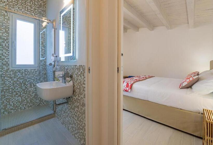标准三人间, Le Maestranze Deluxe Rooms