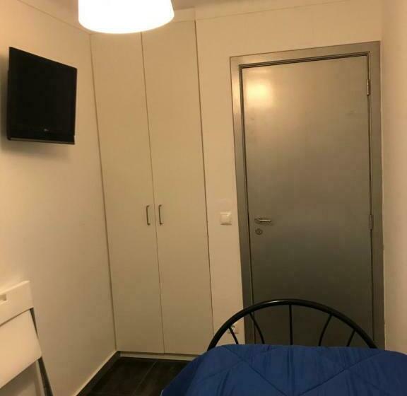 اتاق استاندارد یک تخته با سرویس بهداشتی مشترک, Nn Guest House