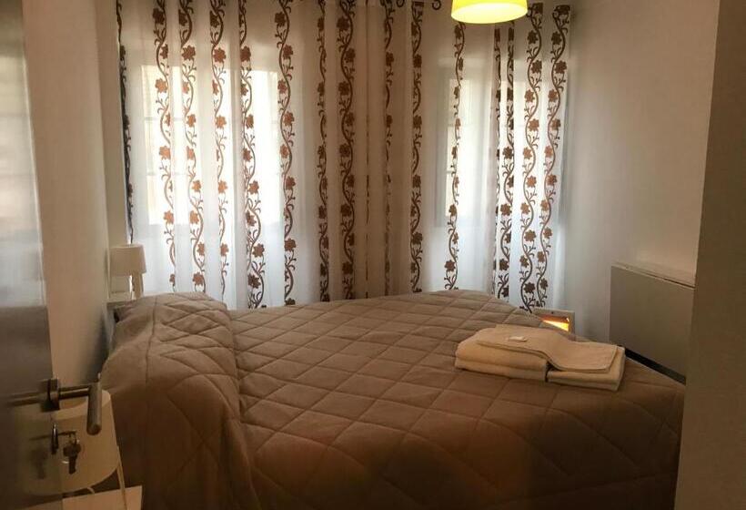 اتاق استاندارد با سرویس بهداشتی مشترک, Nn Guest House