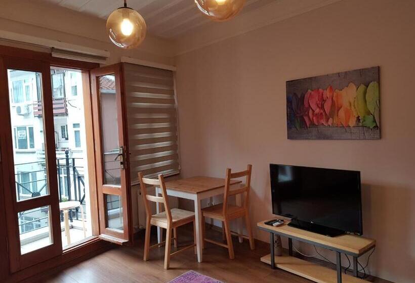 バルコニー付き１ベッドルームアパートメント, Linden Houses