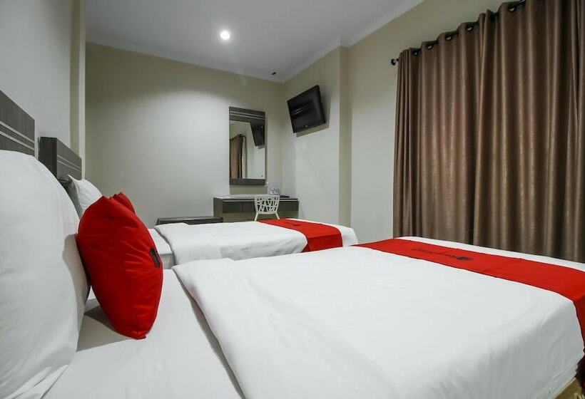 标准间, Reddoorz Plus Syariah @ Jalan Sriwijaya Medan