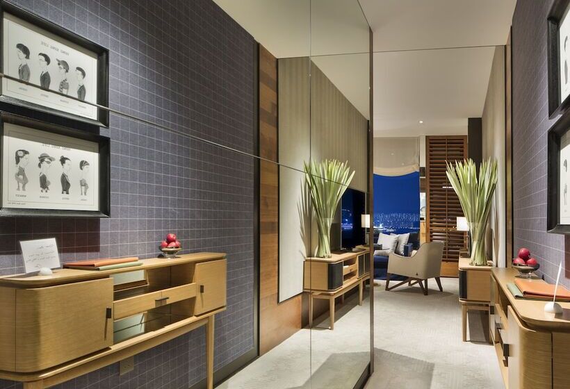 اتاق استاندارد با تخت دوبل و چشم‌انداز, Rosewood Hong Kong