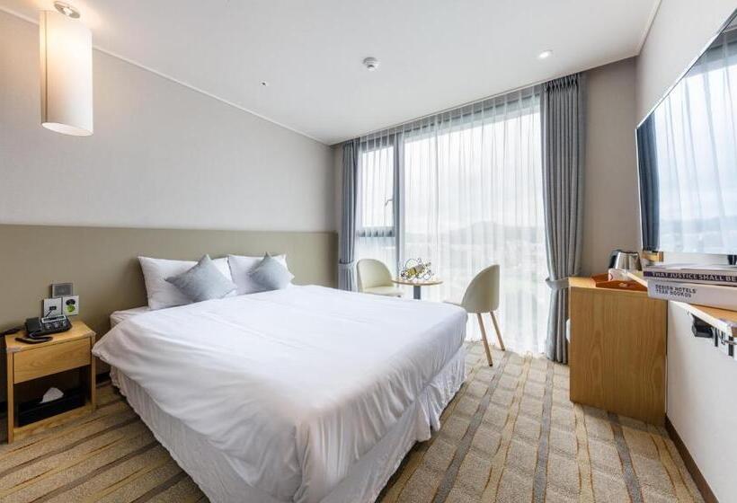 Номер Стандарт, Shin Shin Hotel Cheonjiyeon