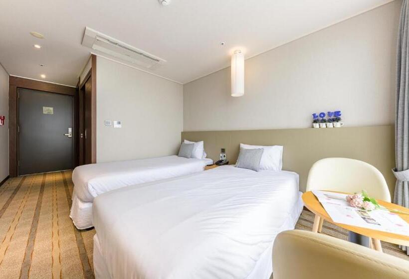 Номер Стандарт, Shin Shin Hotel Cheonjiyeon