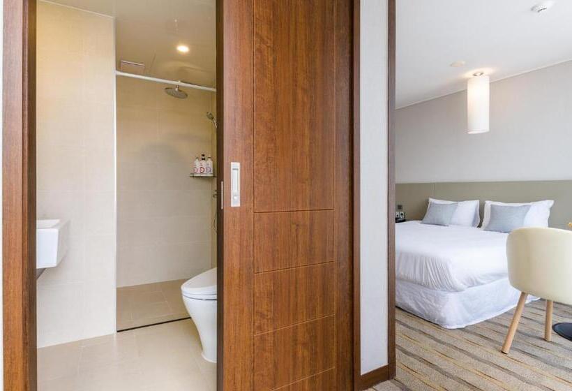 Номер Deluxe Вид на Горы, Shin Shin Hotel Cheonjiyeon