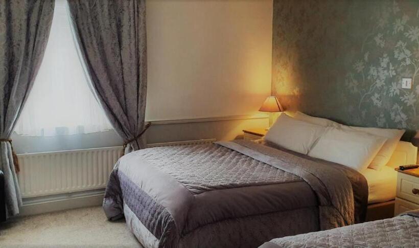 Номер Стандарт, Danagher’s Hotel Cong
