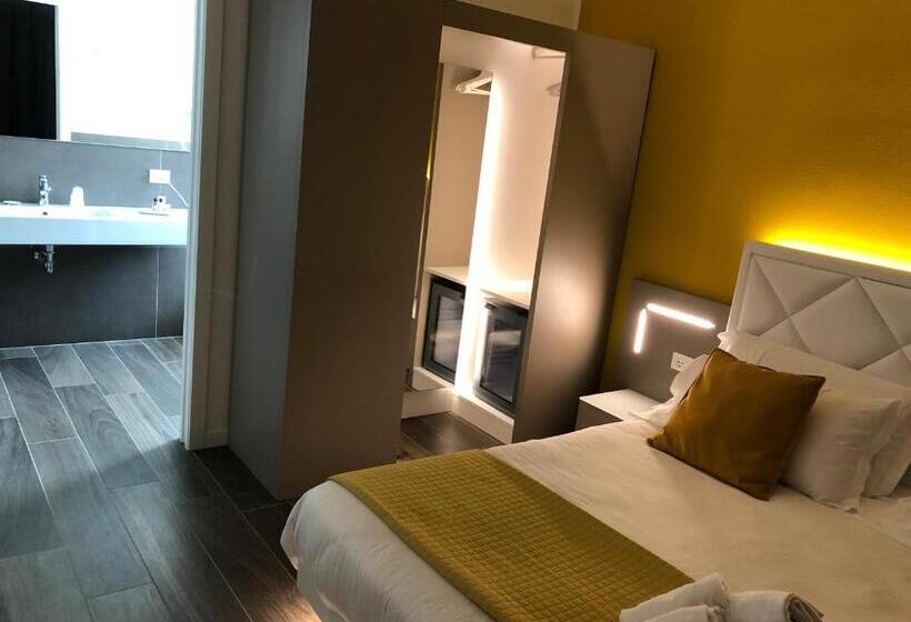 اتاق استاندارد با چشم‌انداز استخر, B&b Alma Garda Lake