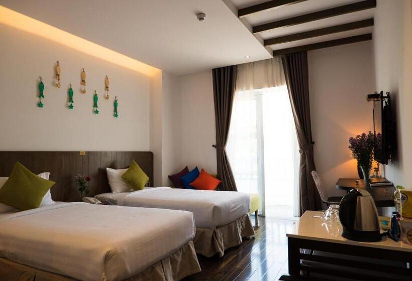 سوییت با چشم‌انداز دریا, Santori Hotel Da Nang Bay