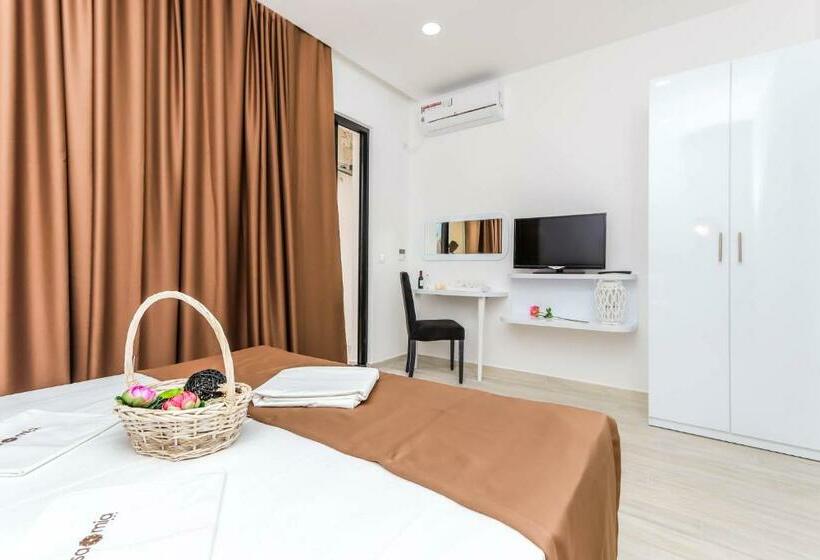 استودیوی استاندارد, Villa Casa Mia
