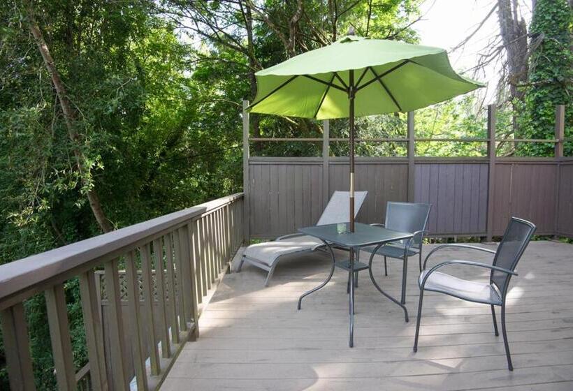 Трехместный Номер Superior, River View Garden Resort