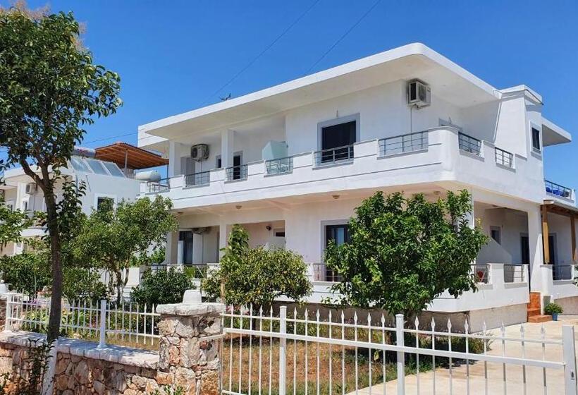 Standard studio with lake view, Villa Soni Oruci
