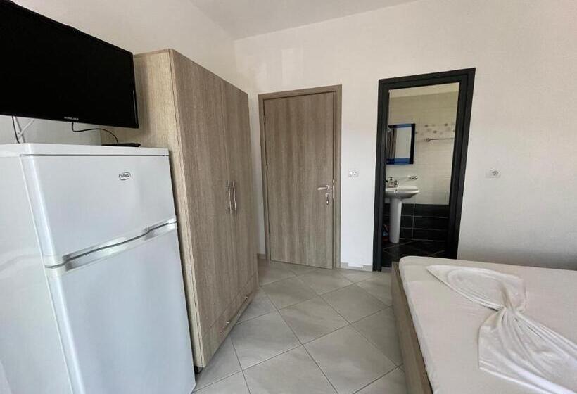 Standard studio with lake view, Villa Soni Oruci