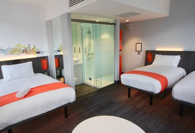 Семейный Номер, Easyhotel Belfast