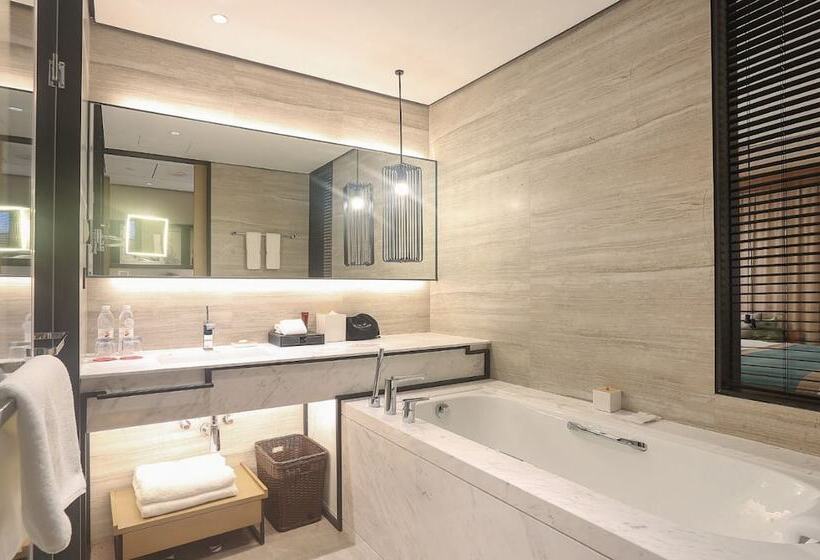 Люкс Superior, Yuluxe  Chengdu