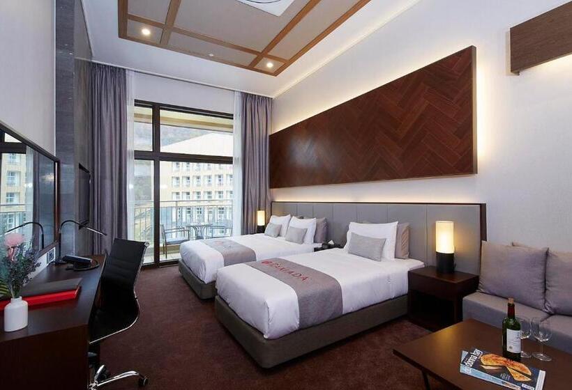 Люкс Клуб, Pyeongchang Ramada Hotel & Suite By Wyndham