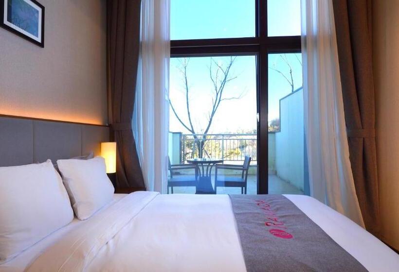Номер Стандарт, Pyeongchang Ramada Hotel & Suite By Wyndham