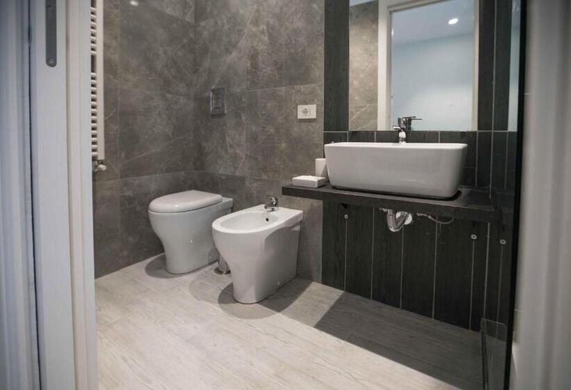 اتاق خانوادگی, Esposito Plaza S & Suite