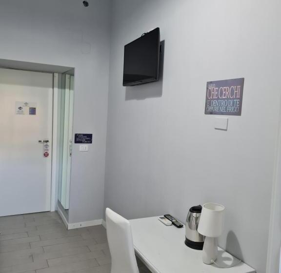 اتاق استاندارد یک نفره, Esposito Plaza S & Suite