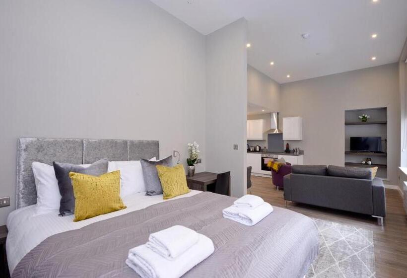 דירת חדר סופריור, Nelson Mandela Place Apartments