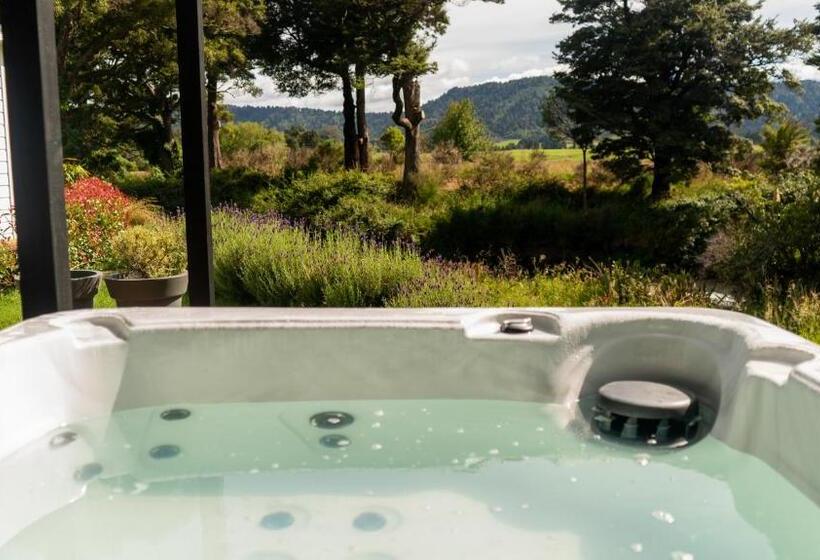 Хижина, Two Rivers Ohakune