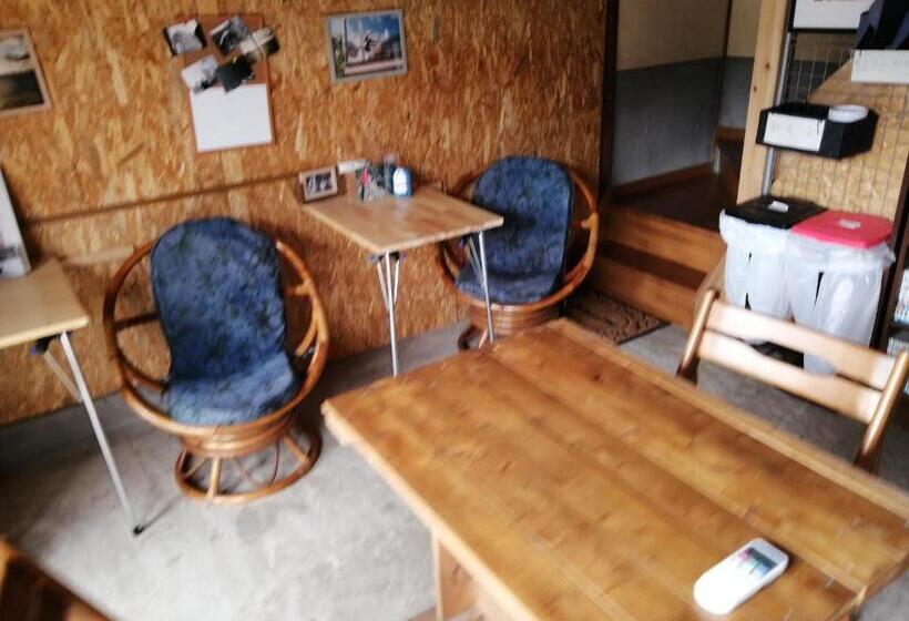 패밀리 스튜디오, Kaeru Guest House