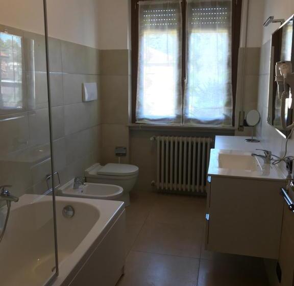 Номер Стандарт с Балконом, Color House Malpensa B&b