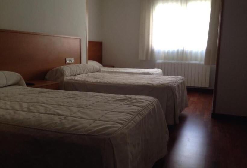 スタンダードトリプルルーム, Hostal El Poligono