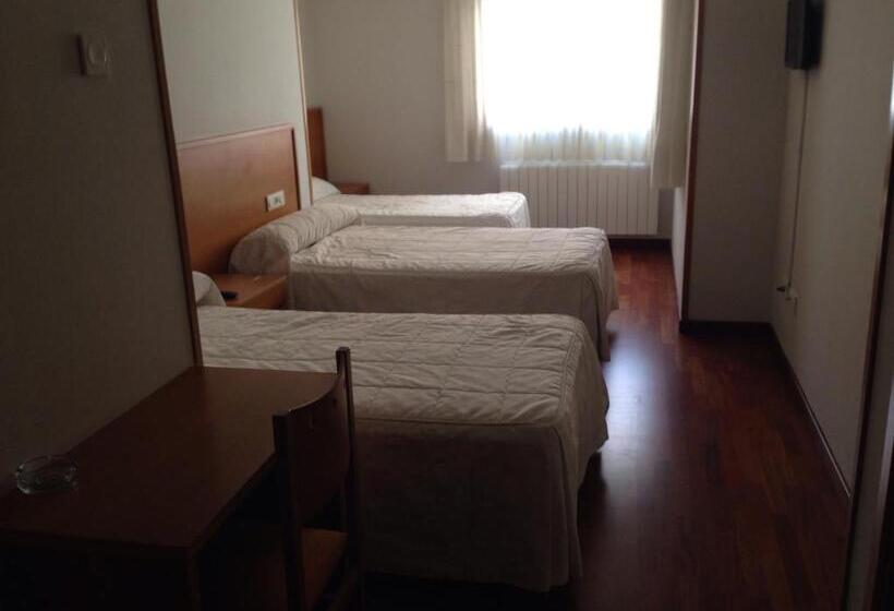 스탠다드 트리플 룸, Hostal El Poligono