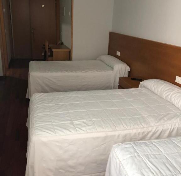 スタンダードトリプルルーム, Hostal El Poligono