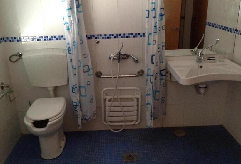 スタンダードトリプルルーム, Hostal El Poligono