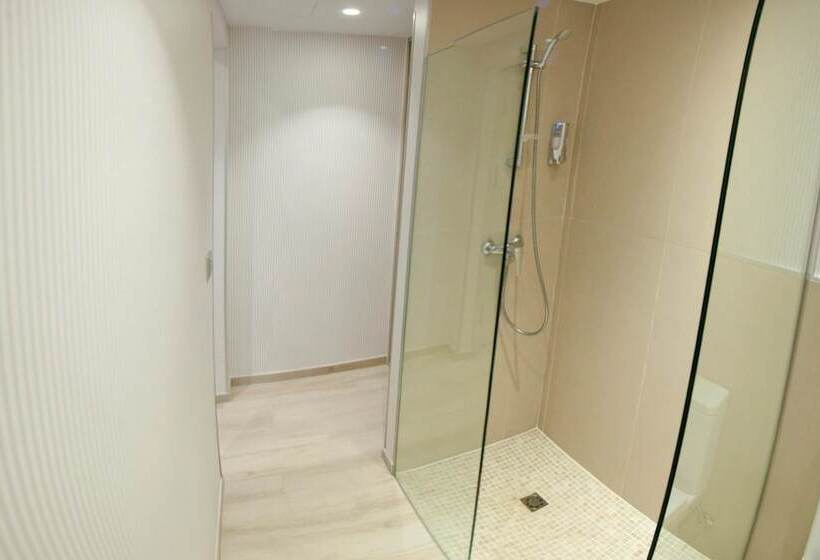Номер Комфорт, Hostal Loimar