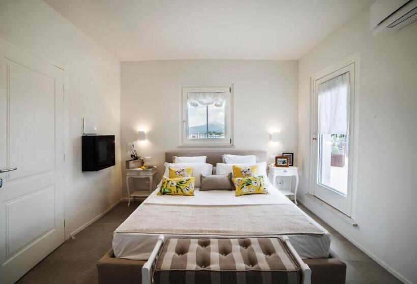 Номер Deluxe Вид на Озеро, Riviera Carducci Rooms