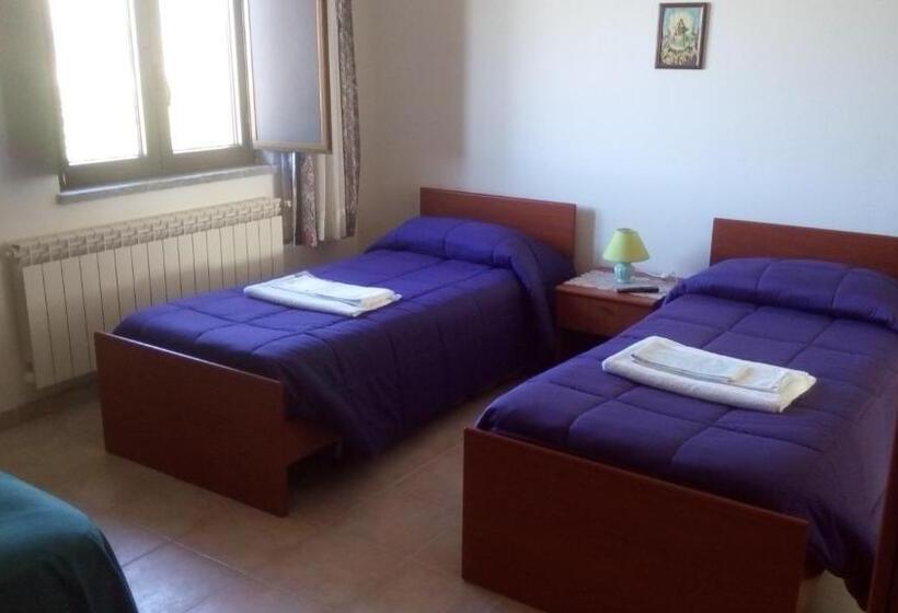Трехместный Номер Стандарт Вид на Сад, Agriturismo Costa San Bernardo