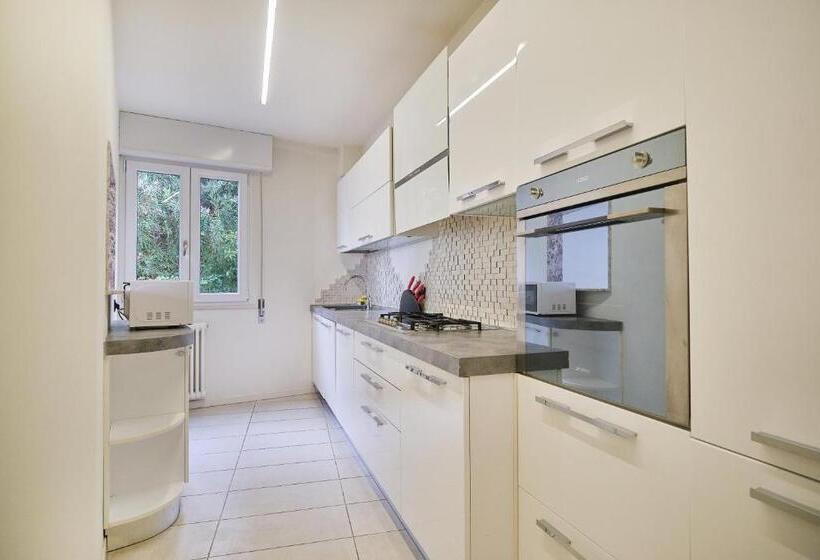 Апартаменты 1 Спальня с Видом, Front Lake Apartment Bardolino