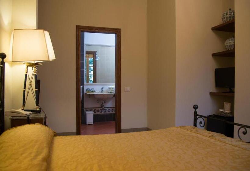 Номер Стандарт, Golf Club Bellosguardo Resort