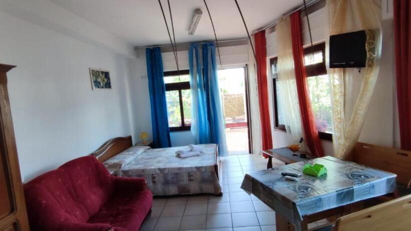 Студио Стандарт Вид на Сад, La Palma Residence Torre San Giovanni