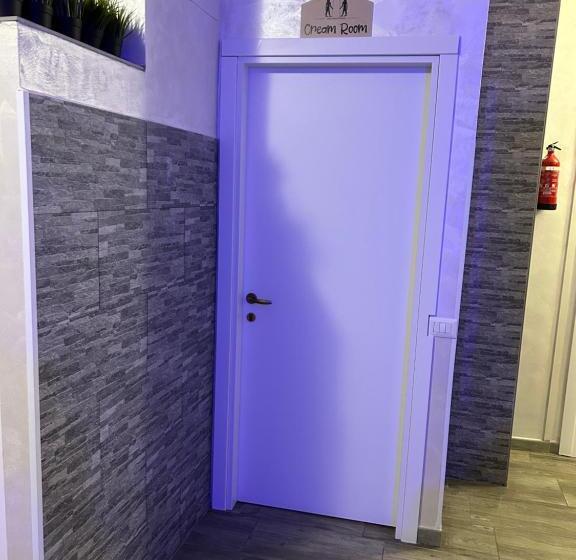 اتاق استاندارد با وان آب گرم, Roomyitalia   Guest House Il Faraone