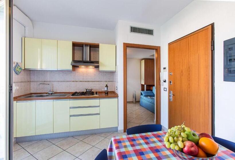 Апартаменты 1 Спальня, Residence Il Girasole 1