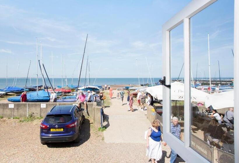 스탠다드 룸 킹사이즈 침대, Whitstable Fisherman S Huts