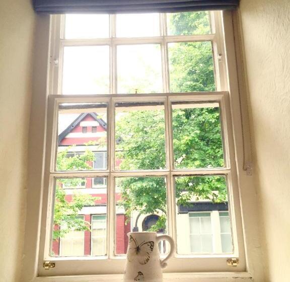 Номер Стандарт, The Coach And Horses Inn