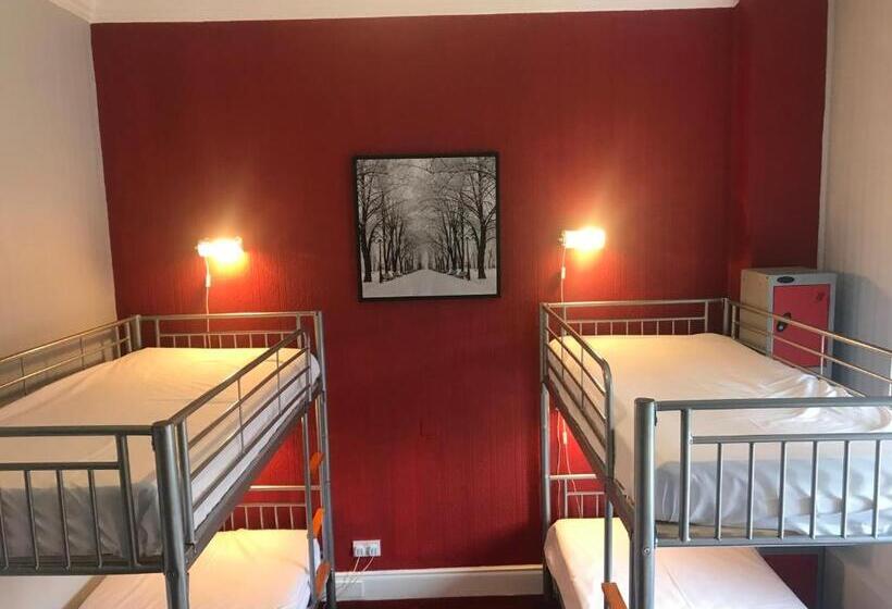 מיטה בחדר משותף, Newcastle House Rothbury