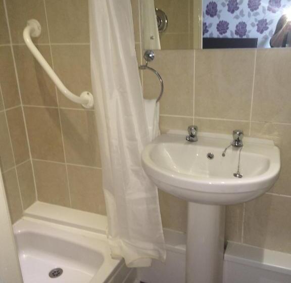 Семейный Номер, The Bayridge Guest House
