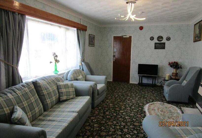 Номер Economy Индивидуальный, Tremains Guest House