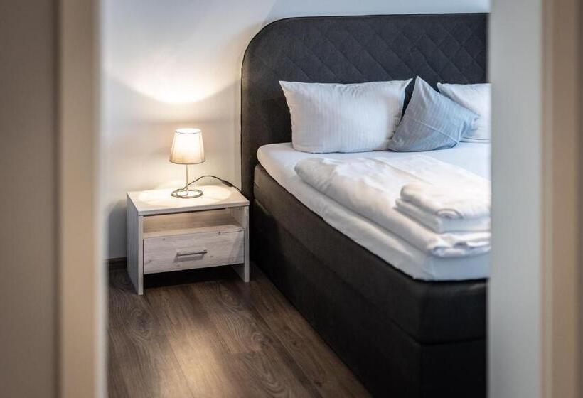 Апартаменты 3 Спальни, Living Neuburg